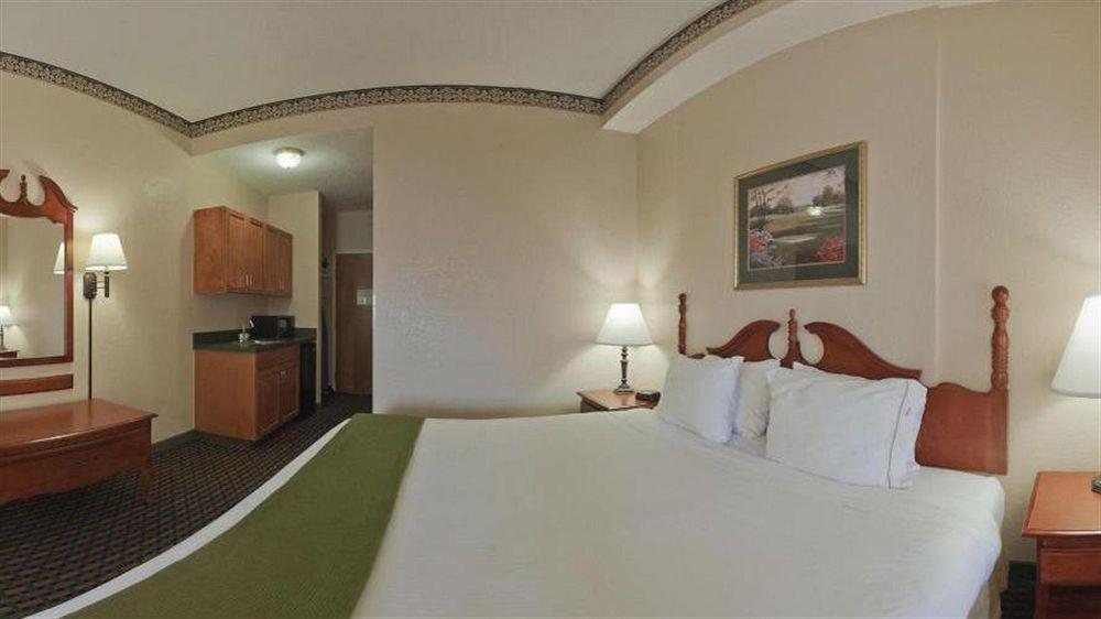 Holiday Inn Express Hotel & Suites Sanford By Ihg Esterno foto