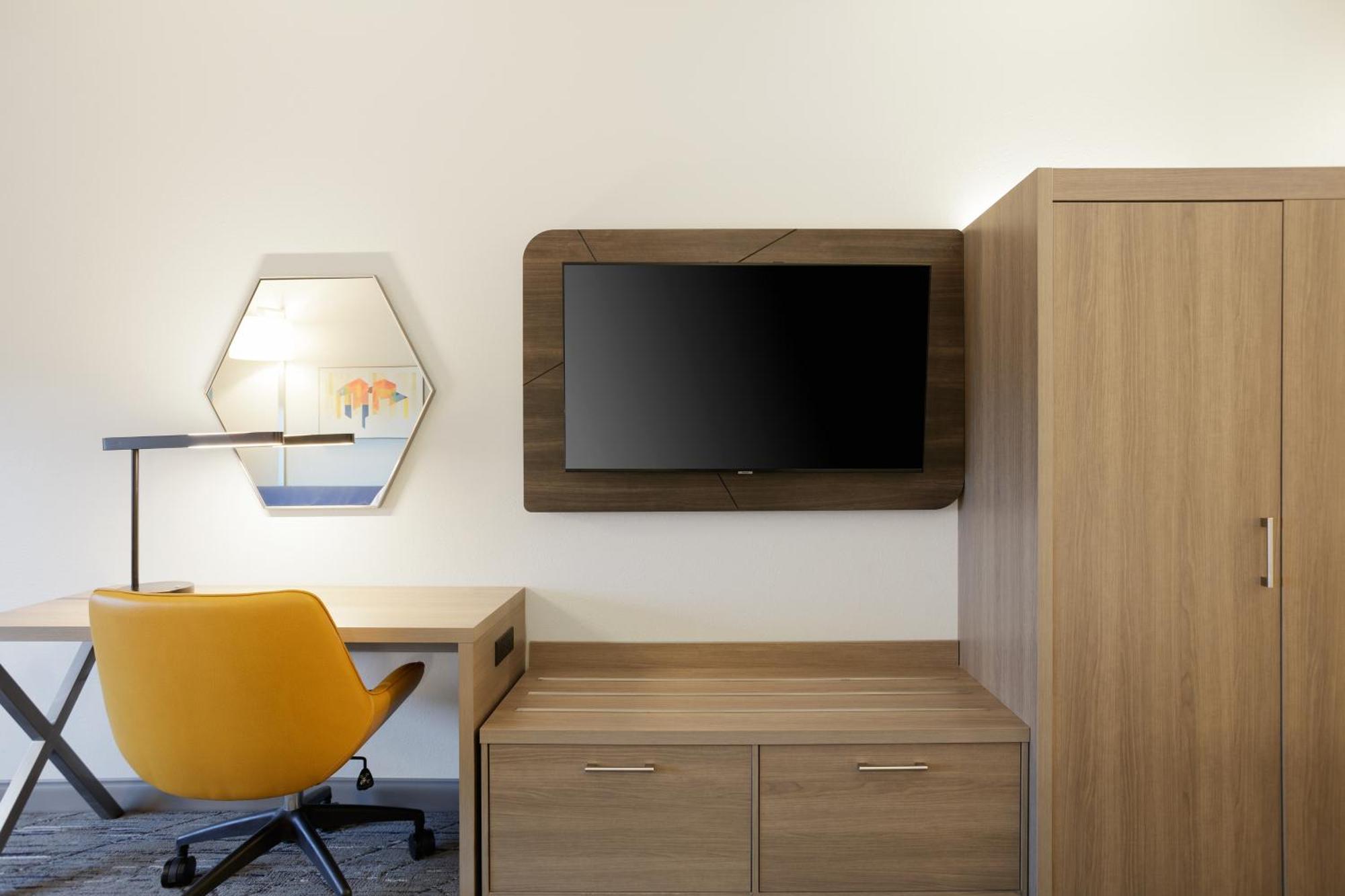 Holiday Inn Express Hotel & Suites Sanford By Ihg Esterno foto