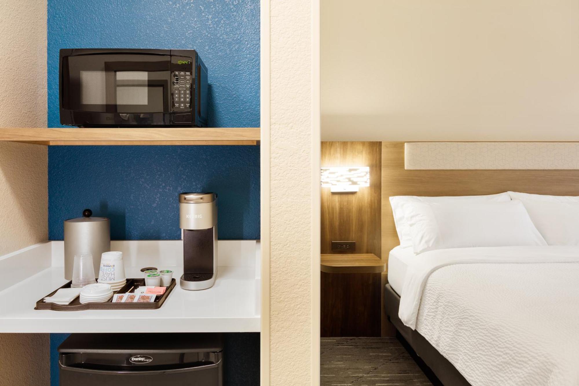 Holiday Inn Express Hotel & Suites Sanford By Ihg Esterno foto