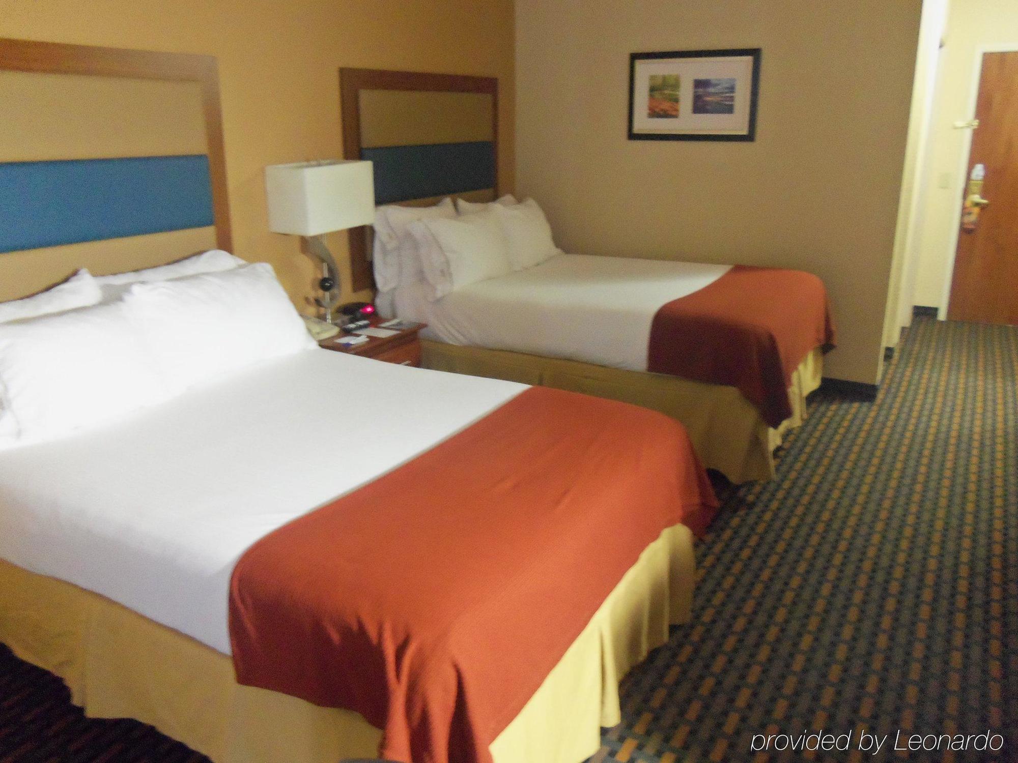 Holiday Inn Express Hotel & Suites Sanford By Ihg Esterno foto