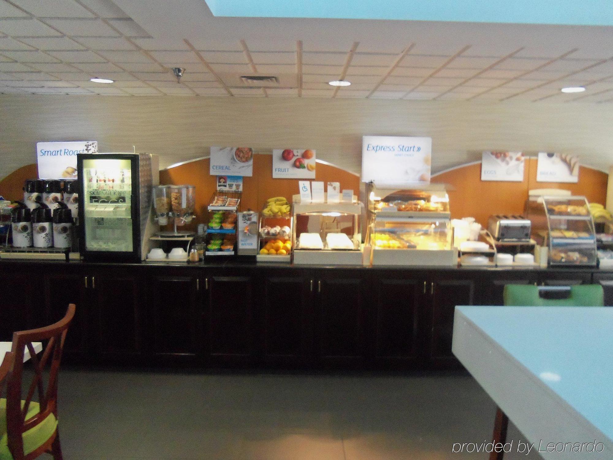 Holiday Inn Express Hotel & Suites Sanford By Ihg Esterno foto