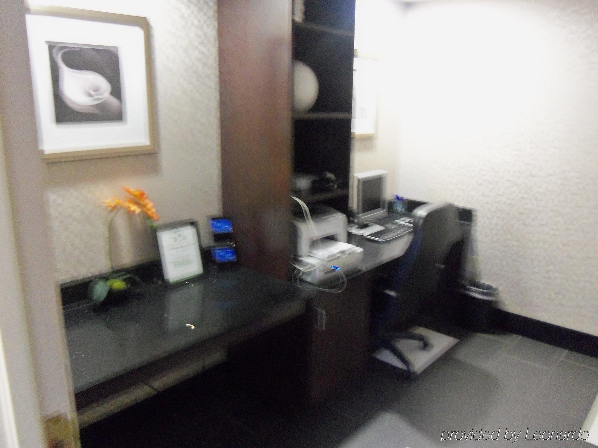Holiday Inn Express Hotel & Suites Sanford By Ihg Esterno foto