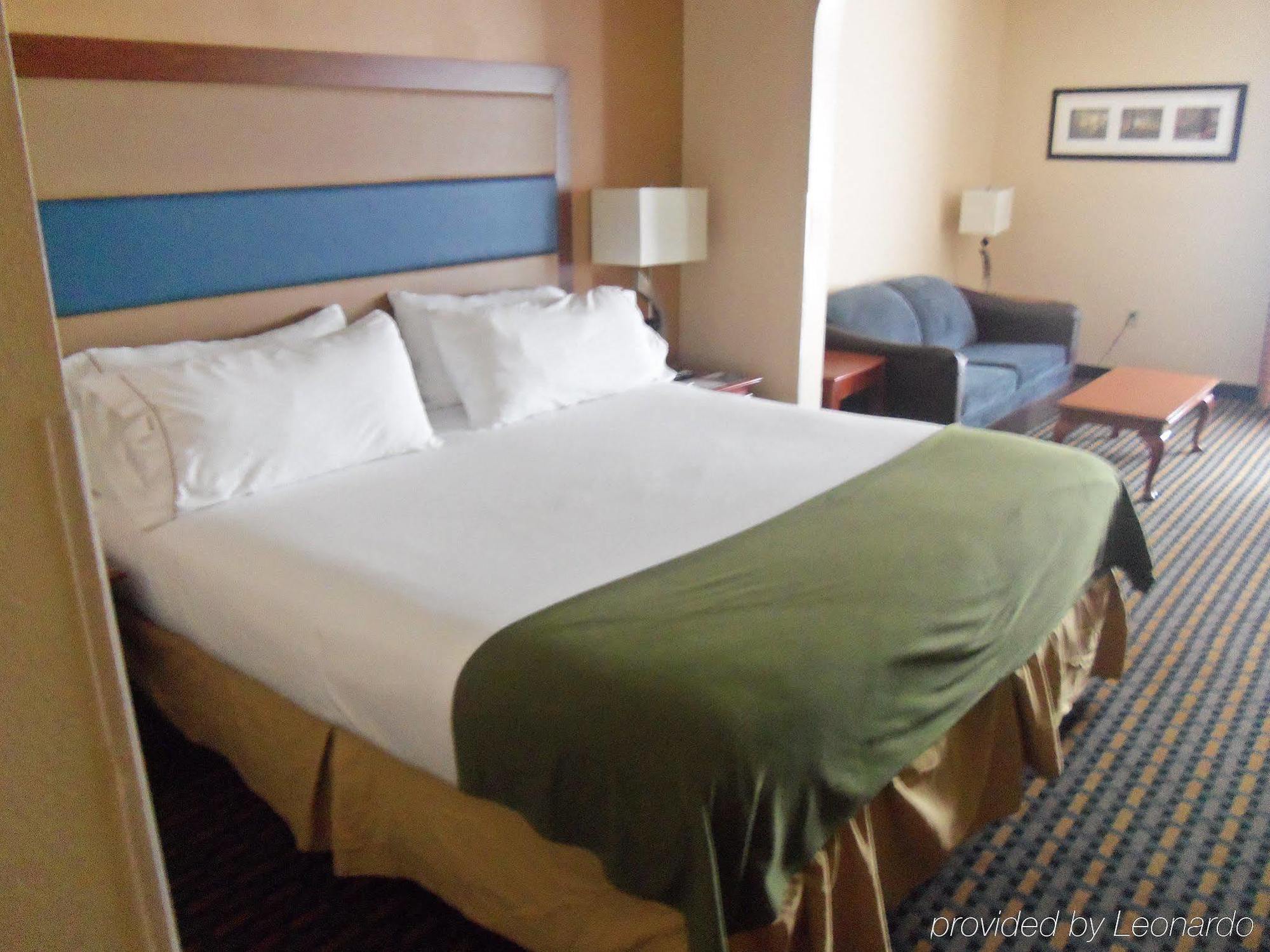 Holiday Inn Express Hotel & Suites Sanford By Ihg Esterno foto