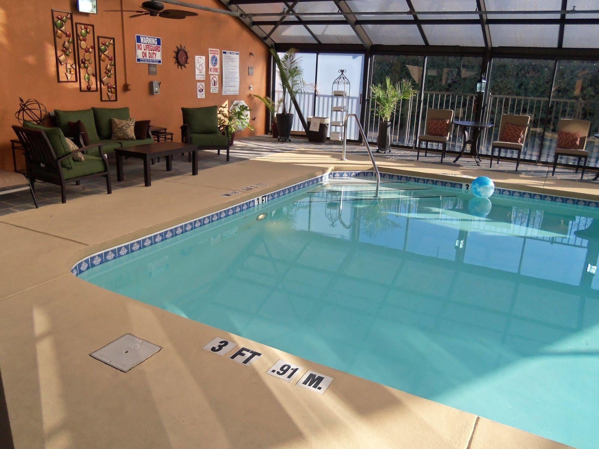 Holiday Inn Express Hotel & Suites Sanford By Ihg Esterno foto