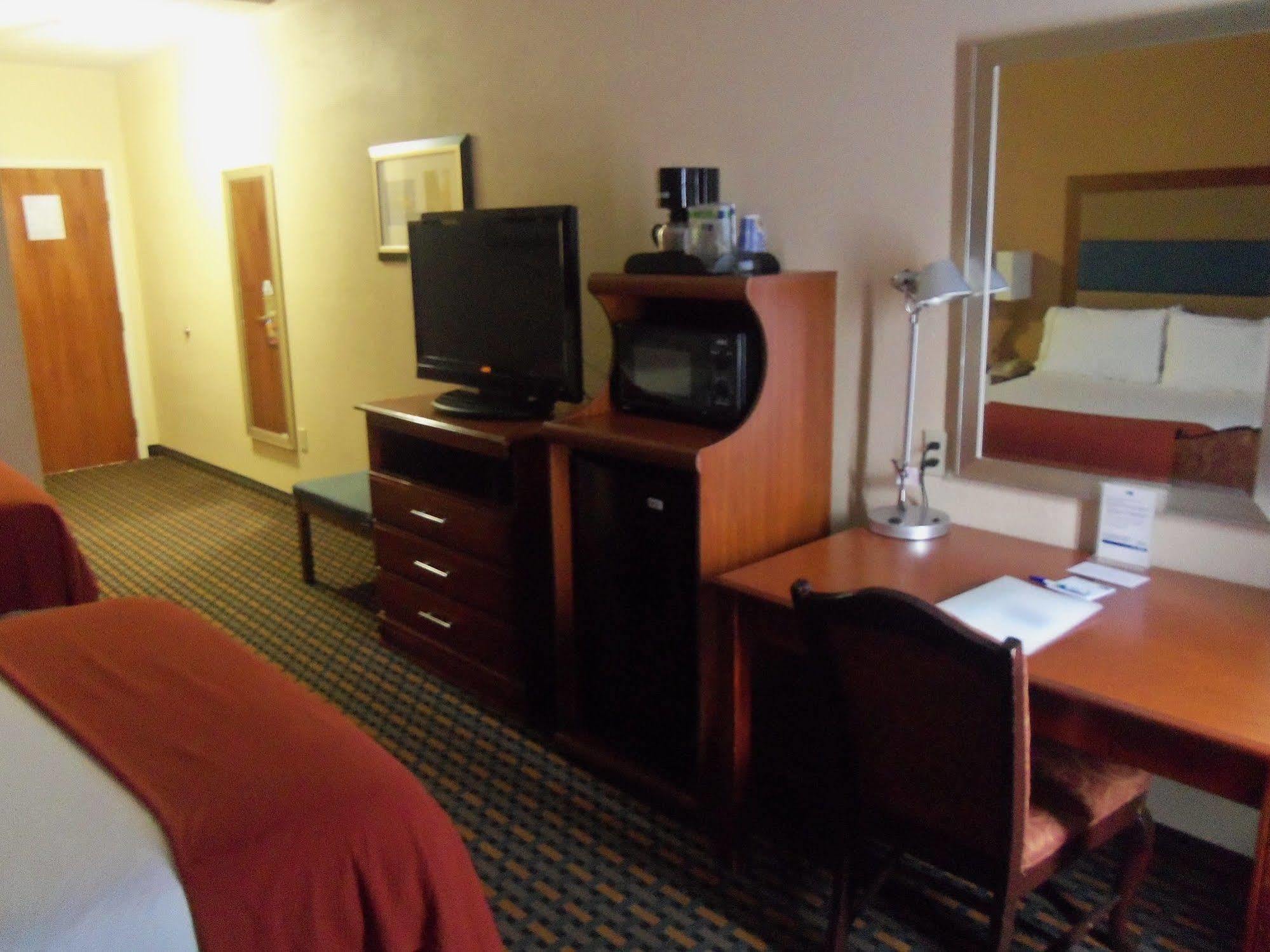 Holiday Inn Express Hotel & Suites Sanford By Ihg Esterno foto